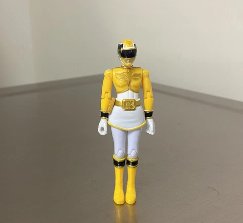 Power Rangers Megaforce Yellow Ranger 3.75” Loose Action Figure Bandai Cover