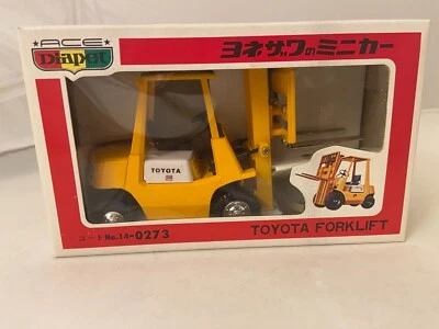 Carretilla elevadora Toyota Nº 14-0273 escala 1:23 DIAPET T-39. Hecho en Japón. Foto 1 de 4