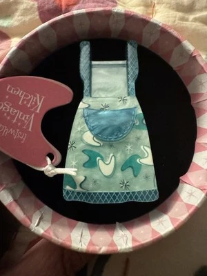 Erstwilder No Strings Attached Teal Apron Resin Brooch Vintage Kitchen - Image 1 of 4