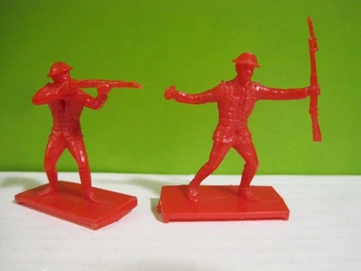 VINTAGE REMCO TOYS PLAYSET WWI BRITISH US 45MM PLASTIC TOY SOLDIERS FIGURES - Image 1 of 4