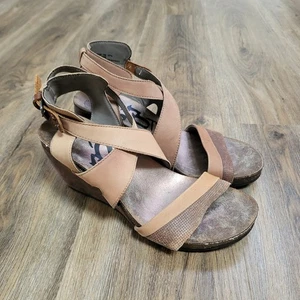 Sandalias OTBT Freedom para mujer 10M cuero marrón con tiras de corcho cuña hebilla cómoda - Imagen 1 de 11