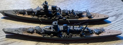 2 Modelle - WWII Kriegsmarine - Bismarck und Scharnhorst - Minic Hong Kong - Bild 1 von 4