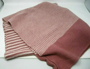 Nuevo VINCE CAMUTO Bufanda Mantón ORQUÍDEA ROSA Blanco Rayas Tejido 100% Acrílico 80 x 19 - Imagen 1 de 4
