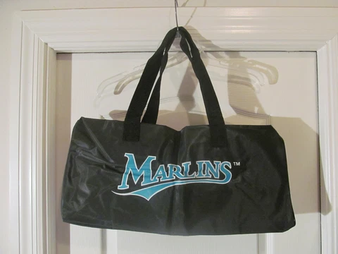 FLORIDA MARLINS 1997 WORLD SERIES CHAMPIONS 5TH SEASON GYM DUFFLE BAG NEW Cover