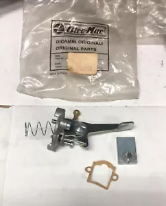 Vintage Aqua Scooter MODEL AS400 Oleo Mac Carb Upper Cap 30100110 ITALY N.O.S - Picture 1 of 6
