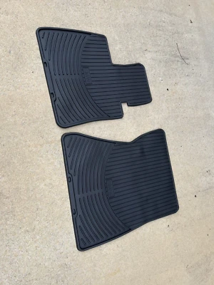 Alfombrillas BMW 2007-2012 genuinas💯 goma X5 X6 X5M X6M E70 E71 50i 35i 4,8i Foto 1 de 4