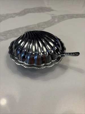 Plato de mantequilla vintage plateado con cuchillo hecho en Inglaterra Foto 1 de 4