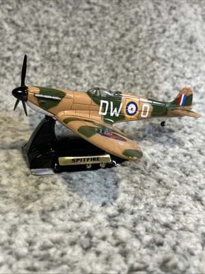 Motormax MK.l - 1/48 Scale Model Aeroplane 76370 - Spitfire Next Day Shipping - Image 1 of 4