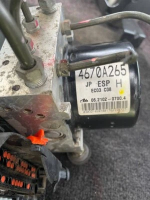 MITSUBISHI LANCER ABS PUMP/MODULATOR CJ, P/N 4670A265 - image 1 of 4