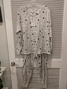 Women's pajama - Picture 1 of 2