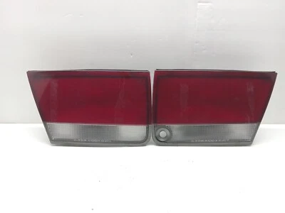 MAZDA 626 1993-1997 LUZ TRASERA INTERIOR DERECHA E IZQUIERDA OEM, 166-58718L Foto 1 de 4