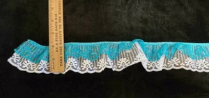 Vintage/Antik synthetische gerüschte Spitze, 9 Yards, türkis & weiß - Bild 1 von 1