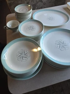 Vintage Homer Laughlin Tableware Set – Excellent Condition - Picture 1 of 9