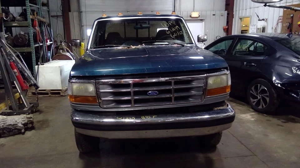 AC Condenser From 8501 GVW Hang-on AC Fits 94-97 FORD F250 PICKUP 4352281 - Image 1 of 4