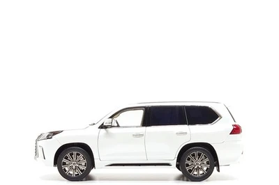 Kyosho 1:18 Lexus LX570 in Sonic Quartz - Image 1 of 4