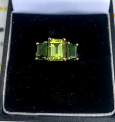 9ct Yellow Gold Russian Diopside & Peridot Three-Stone Ring Size L QVC - Image 1 of 4