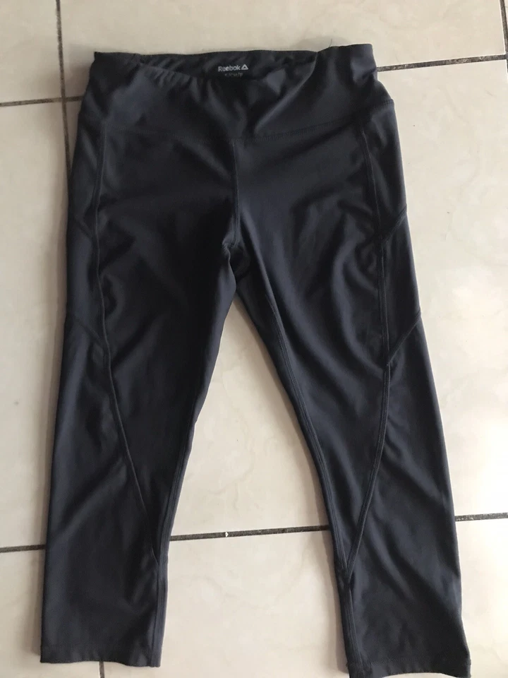 Pantalones ajustados Reebok negros para mujer talla pequeña Foto 1 de 3