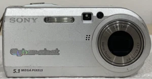 Cámara digital Sony Cybershot DSC-P100 5,1 mega píxeles (plateada) - PIEZAS O REPARACIÓN - Imagen 1 de 11