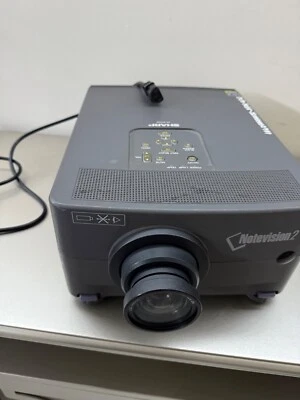 SHARP NOTEVISION 2  XG-NV2SB DIGITAL PROJECTOR TESTED - Image 1 of 3