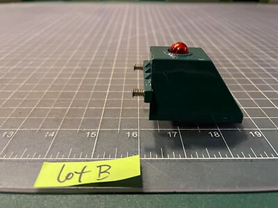 American Flyer S Train 730 illuminated Green End Track Bumper LIGHT WORKS! Lot B - Image 1 of 4