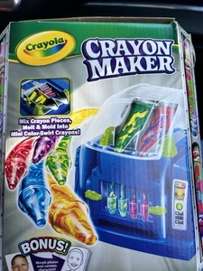 Crayola Crayon Maker Mix & Mold Crayons Color 2011 NEW IN BOX - Picture 1 of 4