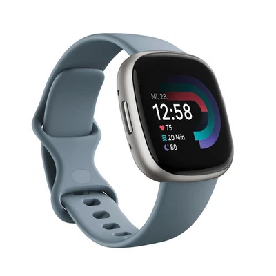 Smartwatch Fitnessuhr Fitness Tracker Waterfall Blue Platinum Fitbit Versa 4 - Bild 1 von 4