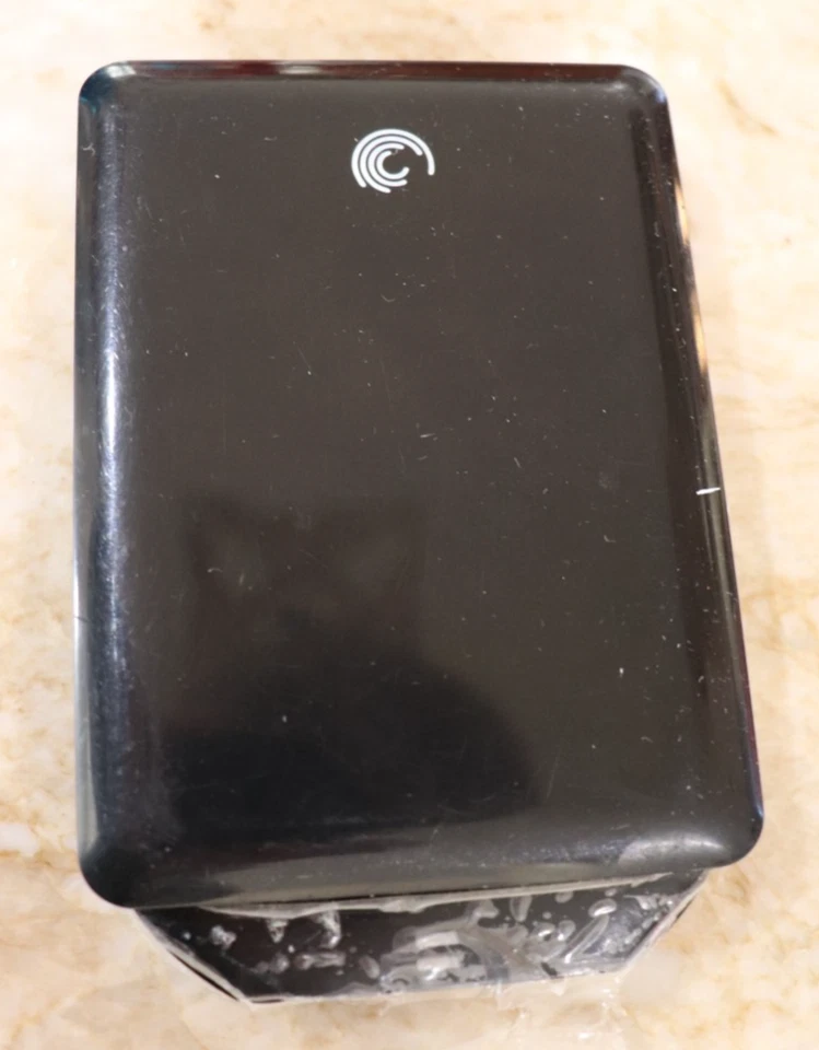 Seagate 9ZF2A5-500 Black 1TB Portable External Hard Drive no cord - Image 1 of 2