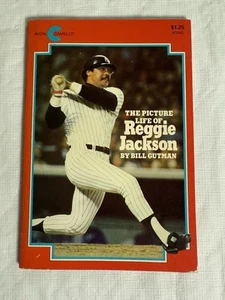 1978 Paperback The Picture Life of Reggie Jackson Avon / Camelot Books - Picture 1 of 3