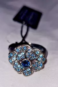 Annaleece by Devries Schmuck Ring blau Herzogin Größe 8 Swarovski Kristalle - Bild 1 von 5