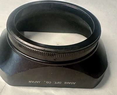 Parasol metálico Asahi Pentax Super Takumar 28 mm F 3,5 + estuche de cuero Foto 1 de 4