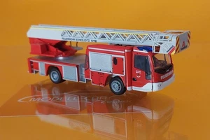Rietze 71124 Magirus DLK 32 n.B. Feuerwehr Schkeuditz 1:87 NEU - Picture 1 of 2
