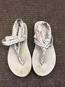 Skechers Womens Meditation Flow Yoga Foam Thong Sandals Gray Sz 8