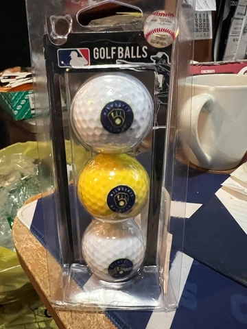 MILWAUKEE BREWERS--SET OF 3 GOLF BALLS Cover