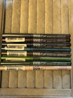 Lápiz mecánico NYX Vivid Rich, delineador de ojos retráctil (nuevo y sellado) Foto 1 de 4