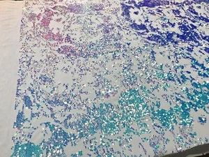 Clear/Blue Iridescent Sequins Embroidered on a 4 Way Stretch Velvet - Imagen 1 de 10