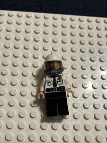 Lego Security Guard Minifigure  Mr. Freeze Ice Attack 70901