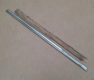 1949 1950 Plymouth Special Deluxe P18 P20 Nuevo de Lote Antiguo MoPar Puerta Delantera Derecha Moldura Foto 1 de 3