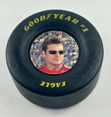 Foto de neumático de 5 pulgadas Jeff Gordon #24 Goodyear Eagle NC4 Foto 1 de 3
