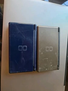 2 LOT OF NINTENDO DS FOR PARTS AND REPAIRS - Picture 1 of 3