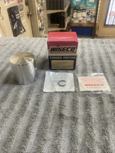 ‘79-‘84 Ski-doo Rotax 340 Liquid Cooled 7500 Series .020” Over Piston kit 2288P2 - Picture 1 of 8