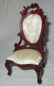 VINTAGE VIKTORIANISCHE ÄRA DAMEN STOFFTIER BEISTELLSTUHL Made in Taiwan Maßstab 1:12 - Bild 1 von 3