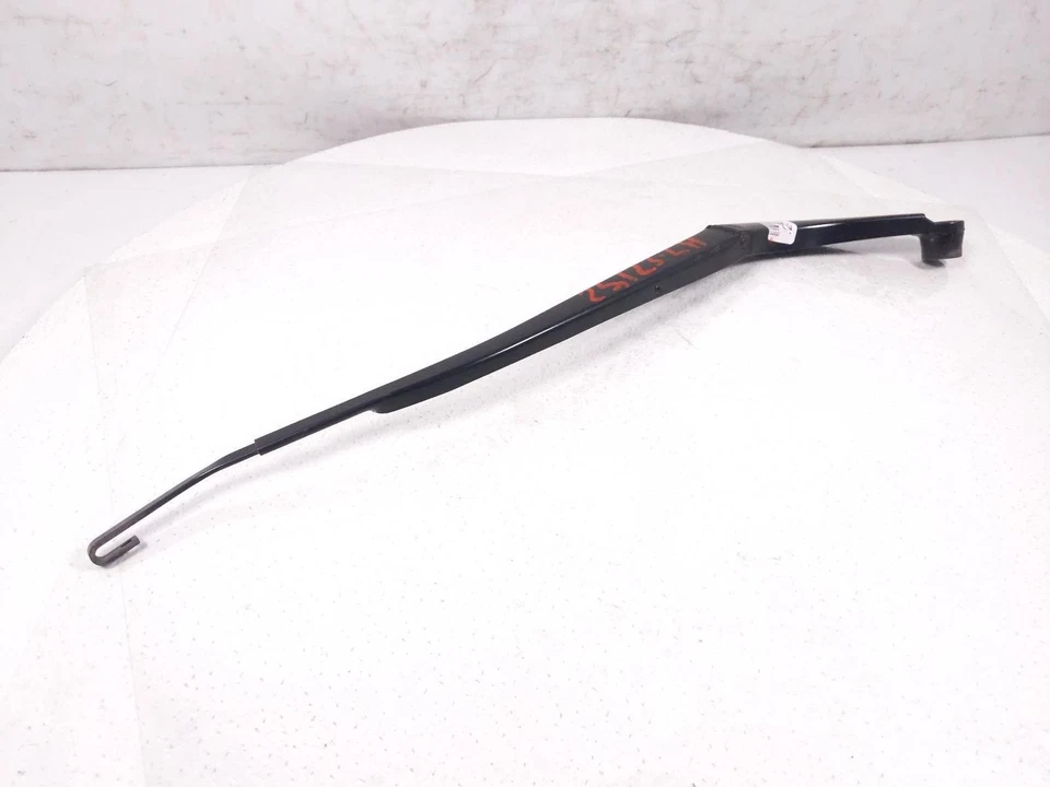 Brazo limpiaparabrisas conductor izquierdo Toyota Venza 2021-2024 85221-42210 Foto 1 de 4