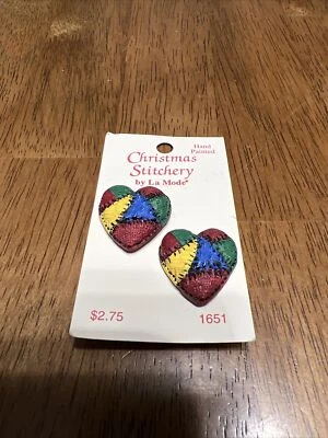 La Mode Christmas Stitchery Hand Painted Heart Buttons  (2) - Image 1 of 2