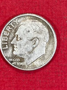 1960 D United States 10 Cent Silver Coin Circulated - Picture 1 of 2