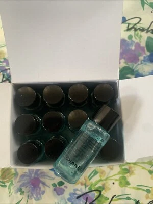 Desmaquillante de ojos intenso Chanel Demaquillant Yeux x12 (10 ml) cada uno Foto 1 de 2