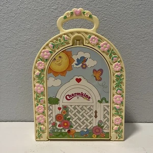 Vintage Charmkins Creme Garten Spielset Tragetasche Box 1980er Hasbro Geschenk - Bild 1 von 8