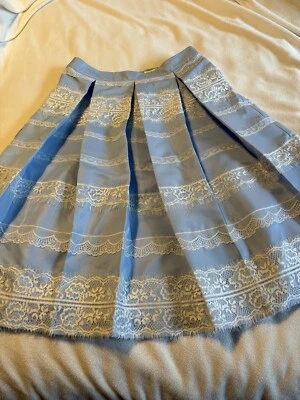 Falda Mediana Rosa Sin Fin, Azul con Multi Encajes y Pliegues, BOBO chic, ¡adorable! Foto 1 de 4