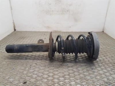 BMW Serie 1 2019 amortiguador delantero lado del conductor derecho 1,5 gasolina B38A15M1 6899672 Foto 1 de 4