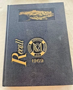 1969 Monroe County Community College Year Book Rochester New York Recall - Picture 1 of 7