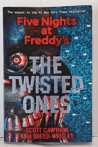 Five Nights at Freddy's: The Twisted Ones (2017) Novel By Scott Cawthon 295 Pgs - Imagen 1 de 7